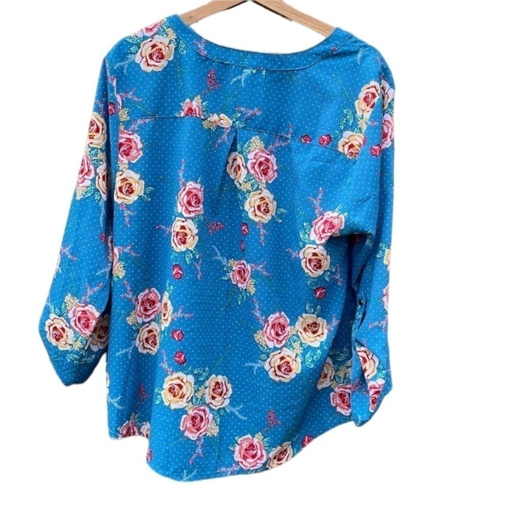 Notations XL blue floral button down blouse - Picture 2 of 4